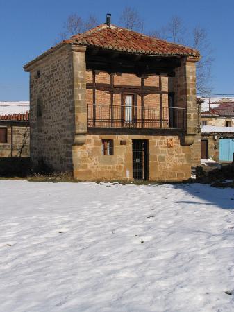 CASA ROJA A, Canduela, (Palencia), vista exterior