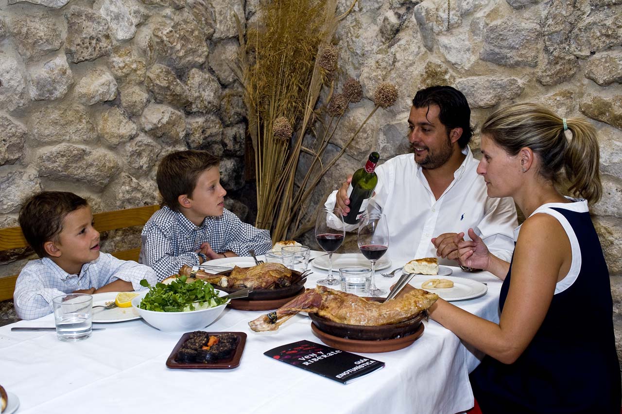 Familia feliz RV Ribera del Duero