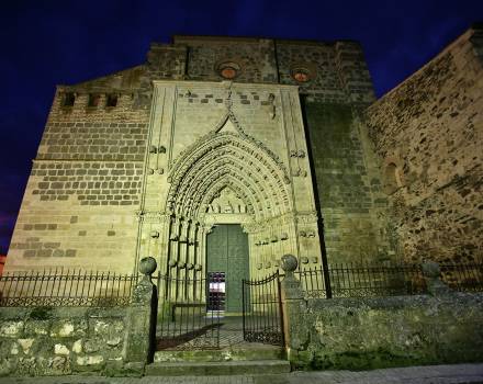 Fachada del Monasterio de Santa María la Real de Nieva