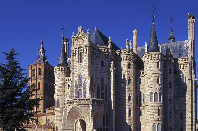 Palacio Episcopal Astorga / Palacio de Gaudí