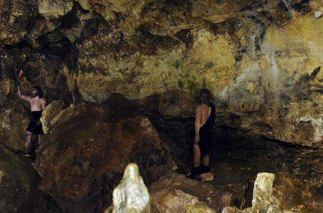 Cueva de los Enebralejos (Prádena)