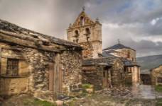 Pueblos Rojos y Negros