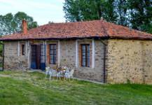 LA CASINA DE LA FUENTE, Santa Marina de Somoza, (León), vista exterior