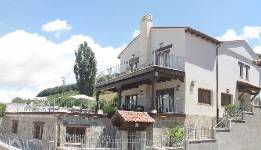 DIEZ LEGUAS, Hoyos del Espino, (Ávila), vista exterior