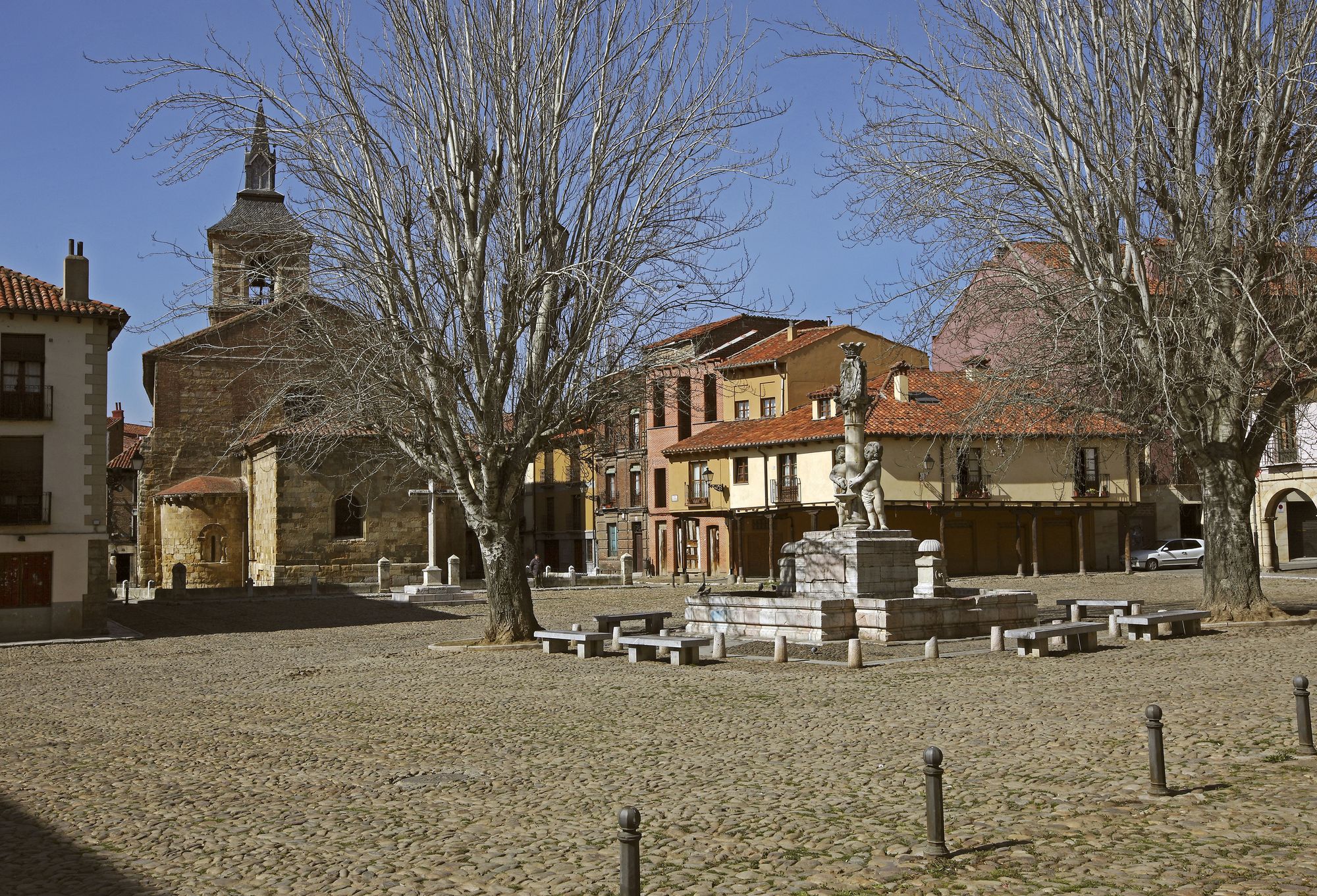 Santa Maria del Camino Square | Portal de Turismo de Castilla y León