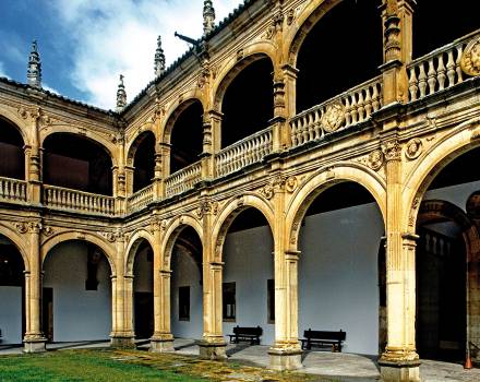 Patio del Colegio Fonseca. Salamanca