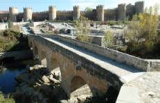 Puente Romano sobre el río Adaja