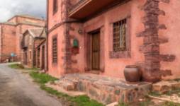 Pueblos Rojos y Negros