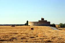 BODEGA DE PLASTILINA, Fresno el Viejo, (Valladolid), vista exterior