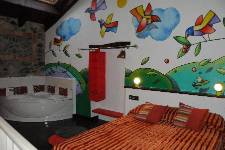 Entre Babia y la luna - COLORES, San Emiliano, (León), vista interior
