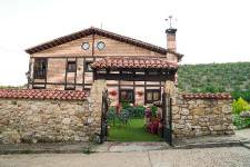 Posada Real Cabaña Real de Carreteros, Casarejos, (Soria), vista exterior