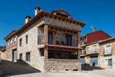 URUEÑA, Torrelobatón, (Valladolid), vista exterior