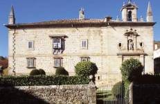 Palacio de los Marqueses de Cuevas de Velasco / Palacio de los Condestables