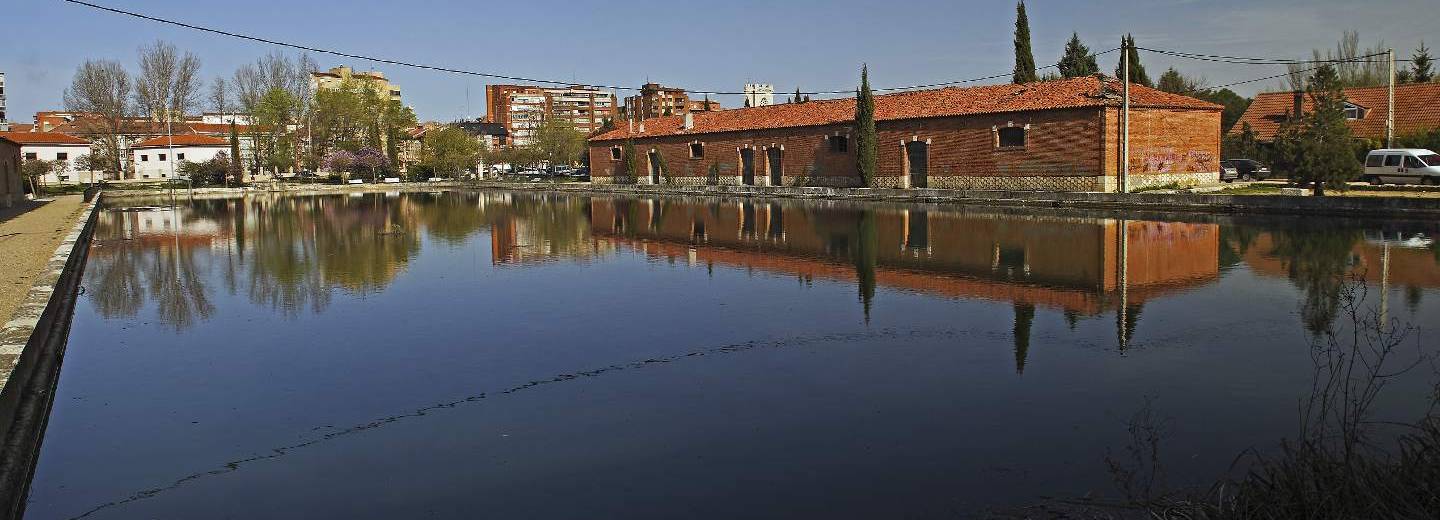 Palencia. Darsena del Canal de Castilla en Palencia