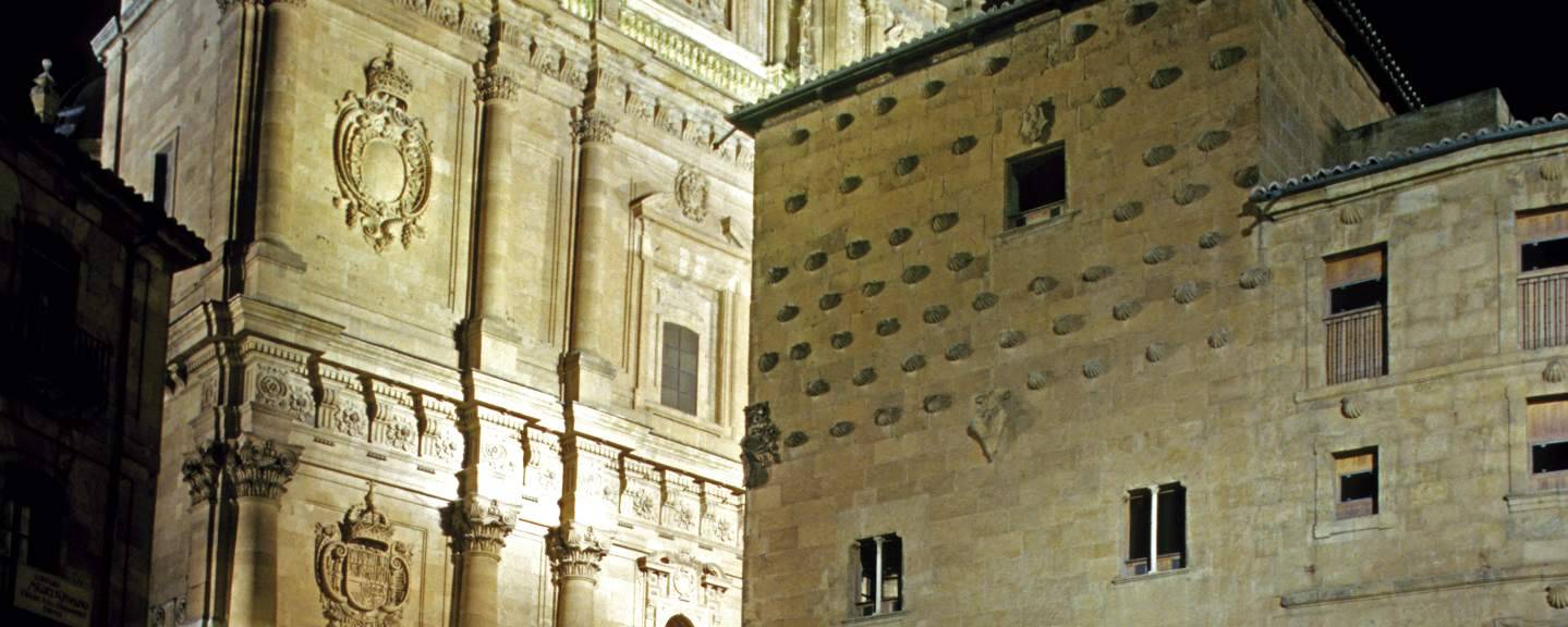 Salamanca. Casa de las Conchas y la Clerecia