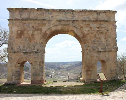 Arco romano de Medinaceli, Soria (Cappa Segis)