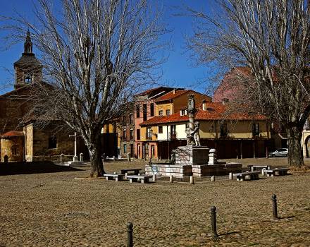 Plaza de Santa María del Camino. Plaza del grano