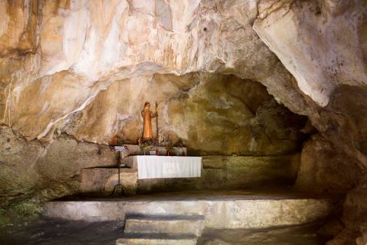 Cueva de San Genadio