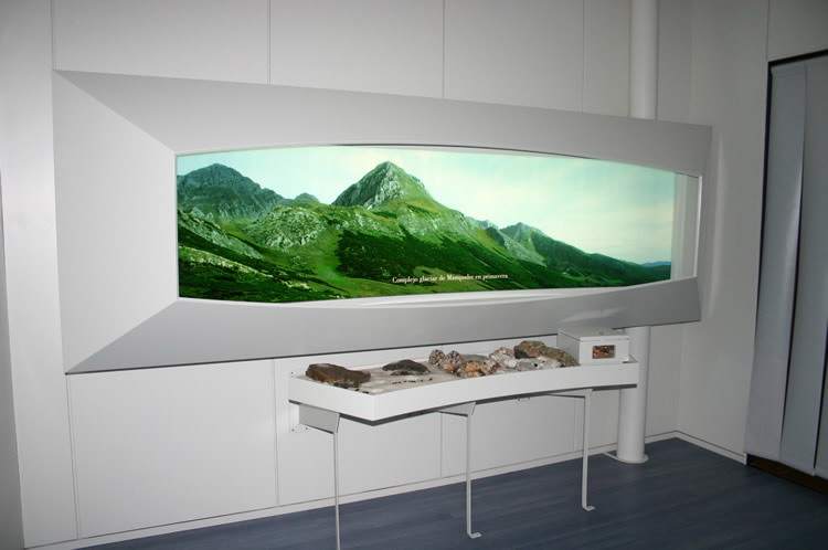 Casas de 'El Torreón de Puebla de Lillo' y 'Valle del Porma'