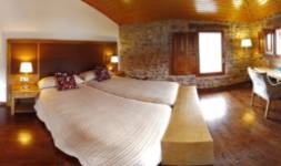 Posada La Almazuela Montenegro de Cameros. Dormitorio