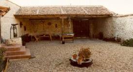 LA ALMUERZA, Vista exterior