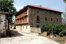 CASONA DE SOTOSCUEVA, Cueva, (Burgos), vista exterior