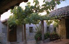 CASONA DE SOTOSCUEVA, Cueva, (Burgos), vista exterior