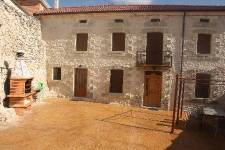 MIRALVALLE, Cuevas de Provanco, (Segovia), vista exterior