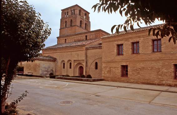 Monasterio de San Pedro de las Dueñas - Portal de Turismo de la Junta de  Castilla y León