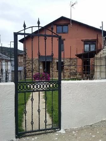 VALLE DEL OSO, Folgoso de la Ribera, (León), vista exterior