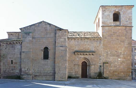 Fachada Iglesia de Santo Tomás Cantuariense