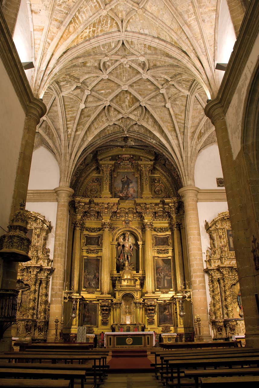 Real iglesia de San Miguel Interior