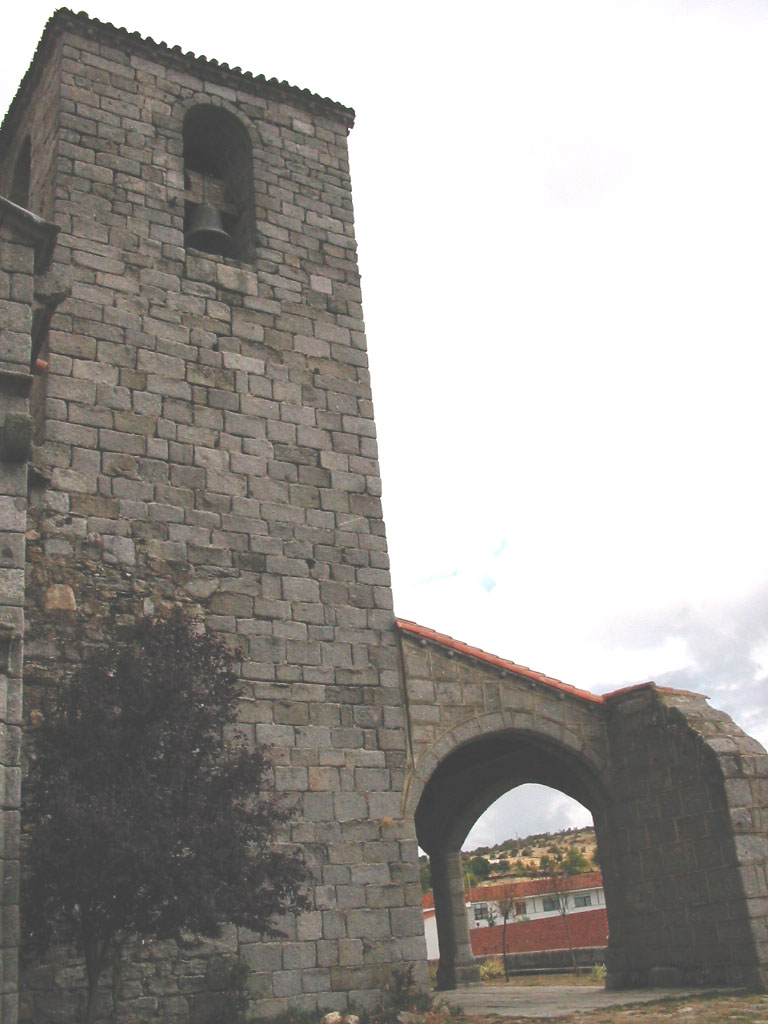 Torre y pórtico Iglesia parroquial de los Santos