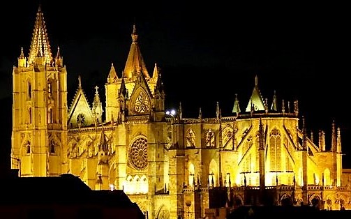 Catedral_de_León_iluminada