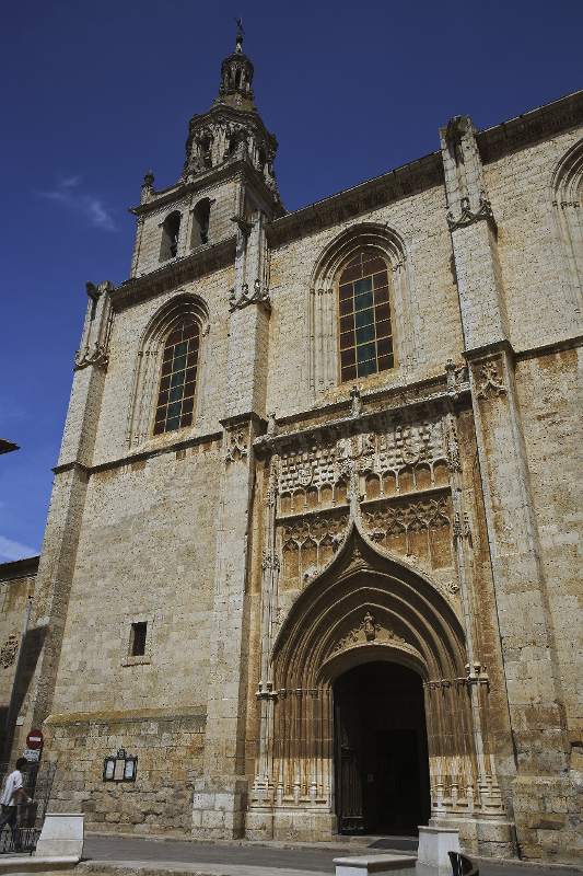 Iglesia de Santa María de Mediavilla